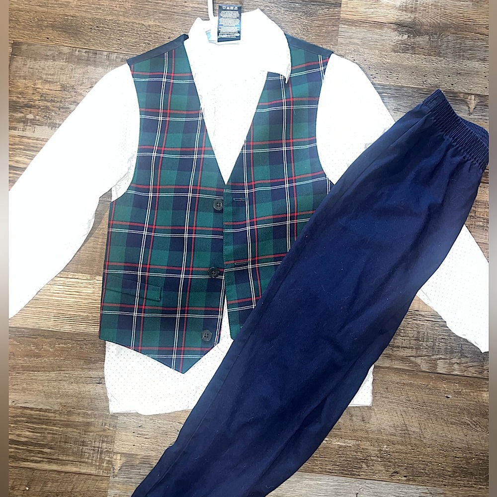 IZod 3 piece pants suit size 7 boys. EUC.